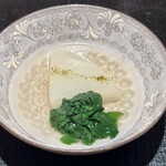 礒田 - 大根の炊き上げ  中骨抜いた鯛のお出汁✨