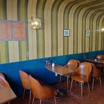 オンリー - 椅子も洒落てる