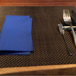 カウンター席へ。