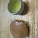 うさぎや - どら焼きとお茶の黄金コンビ