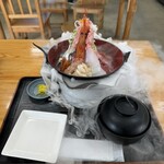 みなと市場 小松鮪専門店 - 山ほこ丼