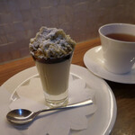 麹町ビストロ 階段の途中 - 和栗のモンブランプリン