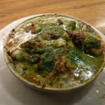 麹町ビストロ 階段の途中 - タコとホタテのエスカルゴバターグリル