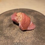 鮨白 - 大トロ。