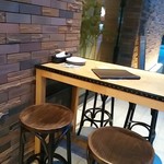 外のテーブル席