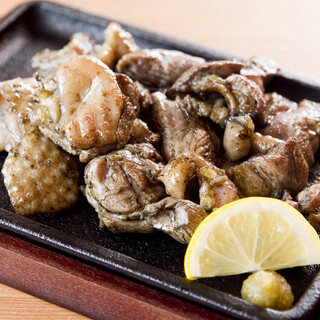 세토내해의 혜택과 에히메 브랜드 고기를 사용한 절품 지역 특산물 미식을 만끽하세요.