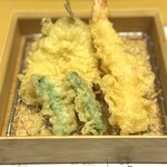 大衆すし酒場 めのじ - 天婦羅：めのじ5点盛り：979円
