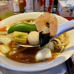 丸源ラーメン - スプーンにのせてみた5種