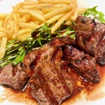 Bar Espanol LA BODEGA - ウェルダンでもジューシー牛グリル