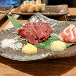 肉汁餃子のダンダダン - 本日の馬刺し盛り合わせ