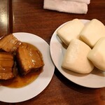 王府井 酒家 - 角煮マン？