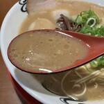 麺屋 八感 - スープ