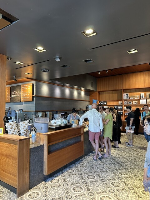Kona Coffee Purveyors | b. patisserie (コナ・コーヒー Kona Coffee Purveyors | b. patisserie (コナ・コーヒー
