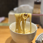 吉田カレー  - 並、甘口、豚小、チーズ、玉ねぎアチャール、年越しぶたじるソバチーズ入り