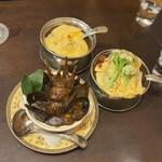 トマト - 和牛ビーフジャワカレー（チーズトッピング）  ビーフタンカレー（チーズ、野菜トッピング）  シーフードカレー