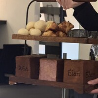Élan - パンペアリングの自家製パン