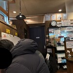 極中華蕎麦 ひろた - 店内（座席より右まわり）➡