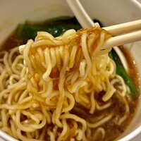 中国飯店 三田店 - フカヒレを麺にからめてい頂く