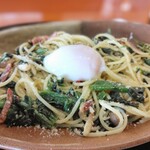 五右衛門 - 料理写真:ほうれん草としめじのペペロンチーノ980円（税込）