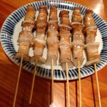 焼き鳥 魁 - 豚バラ（サイコロ形？）