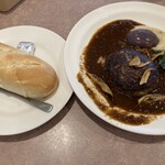 ガスト 流山駒木台店 - 至福のフレンチコース・メインのハンバーグとパン