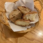 アドゥエパッシ - 自家製パン