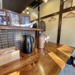 奈つやの中華そば - 店内の様子