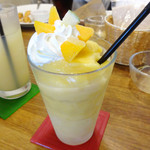 マグズカフェ - 6月限定＠マンゴーピーチスムージー