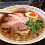 Sutandappu - 醤油ソバ(650円) 麺の大盛りは無料サービス！