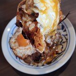 281751307 - 焼豚玉子飯のリフトアップ