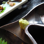 うなぎ亭 友栄 - 青うなぎ 割きたてのきも（わさび）ズームアップ