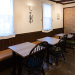 とろ～り卵のオムライス さん太 - テーブル2名席