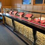 近江牛専門店 近江かど萬 - 1階の展示