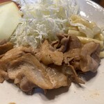 ロッヂいざよい - 豚肉も味が染みていて旨いですね♪