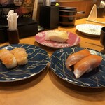 寿司みなと 福市店 - 赤貝、石垣貝、サーモン