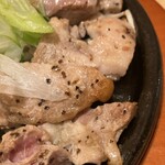 黒豚しゃぶしゃぶと溶岩焼きが 自慢の居酒屋 くろ屋 - 
