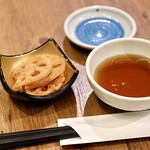 天ぷら酒場 NAKASHO - 天つゆとお通しの明太子レンコン