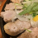 黒豚しゃぶしゃぶと溶岩焼きが 自慢の居酒屋 くろ屋 - 