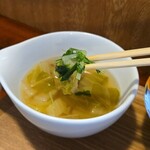 キッチン ブルー グローブ - 具沢山なスープ