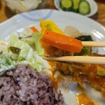 キッチン ブルー グローブ - 人参を添えて