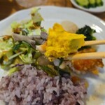 キッチン ブルー グローブ - ポテサラを添えて