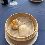 赤坂 桃の木 - シウマイと小籠包