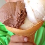 ミルクトップ - トリプルアイス
次男のチョイスは
いちご、チョコレート、ホワイトバニラ