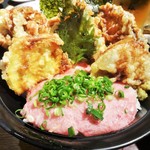 まるさ水産 - 「ネギトロ天丼」1160円（税別）天丼と海鮮の両方を味わいたい方にピッタリです。