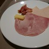 ibis Styles  - 料理写真:ハムとチーズ