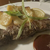 スンガリー 新宿東口本店 - 仔羊の串　ベイクドポテト添え