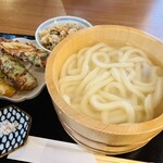 饂飩店よこやま - 釜揚げの量もたっぷり