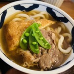 饂飩店よこやま - 鮮やかなな緑。お肉は国産和牛を使われていて良い霜降り具合。