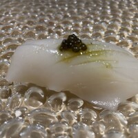 北新地 すし通 - コウイカ キャビアのせ