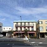 陸 - カンパチの向かいには惣菜とケーキの名店。オーボンビュータンありんす。大好き